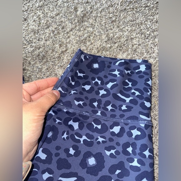 Women’s Offline by Aerie Blue Camo Print High Rise Waisted 7/8 Leggings Size M - Picture 8 of 8